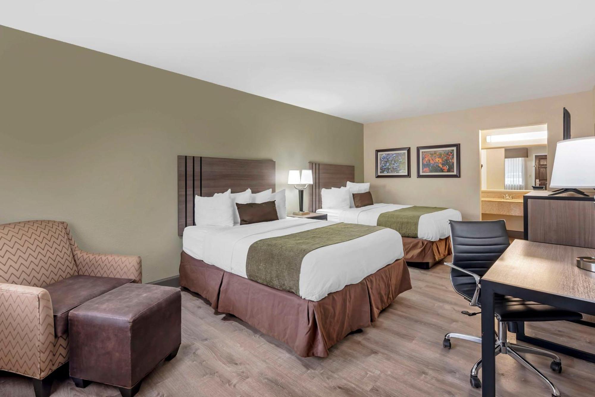 Best Western Inn Of Бренем Екстер'єр фото